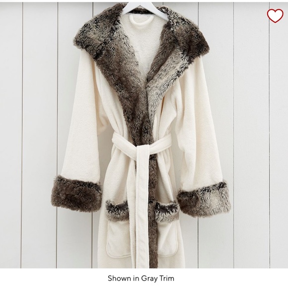 Pottery Barn Faux Fur Ombre soft hooded robe - Picture 10 of 10